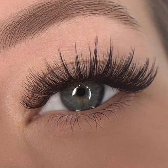 VOLUME (RUSSIAN) LASH EXTENSIONS